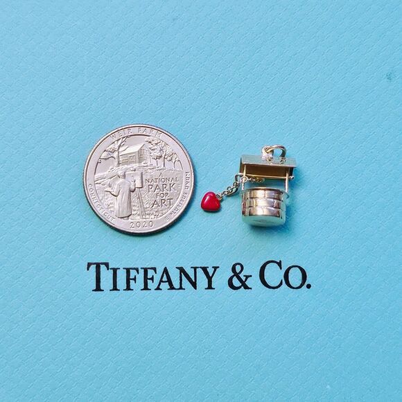 RARE Vintage Tiffany & Co. 14k YG Wishing Well Love Enamel Heart Charm Pendant. - Picture 7 of 8